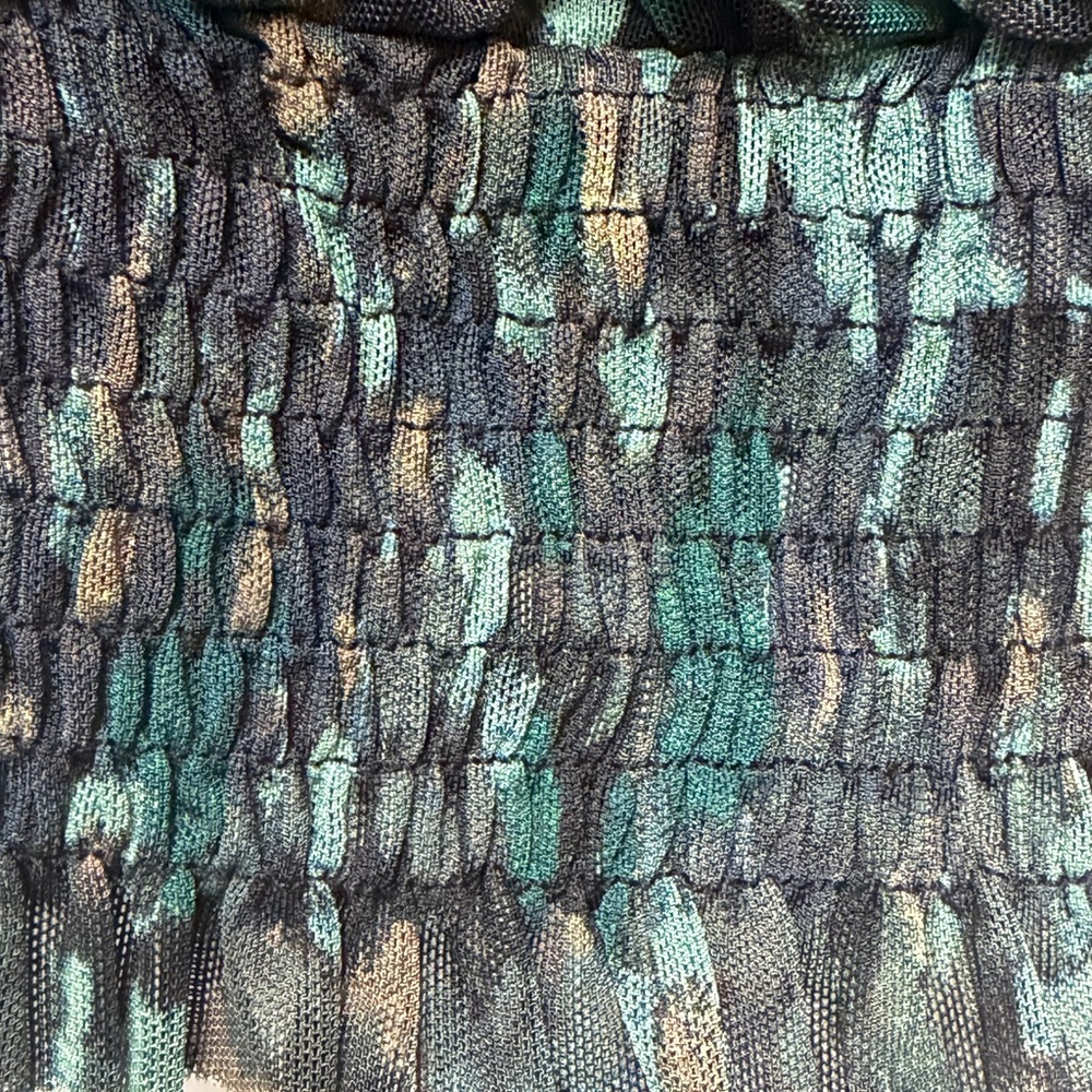 Evereve Green and Black Sleeveless Blouse. Sleeveless With V Neck Stretch - Picture 3 of 6